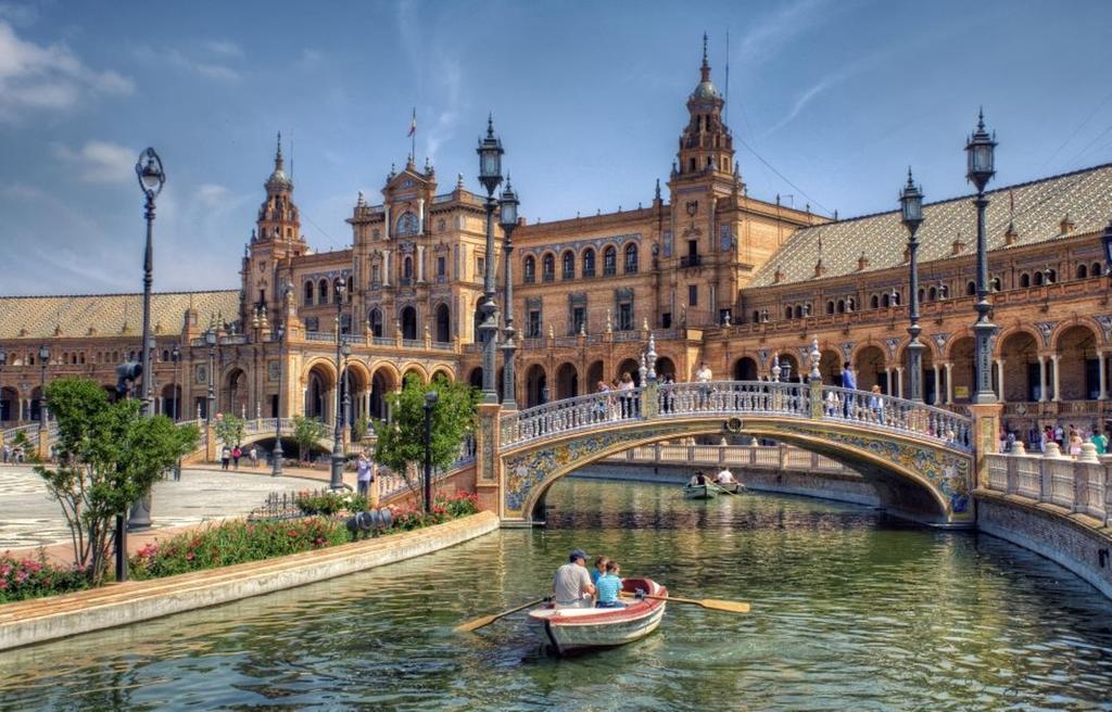 Like Home Sevilla - Museo Buitenkant foto